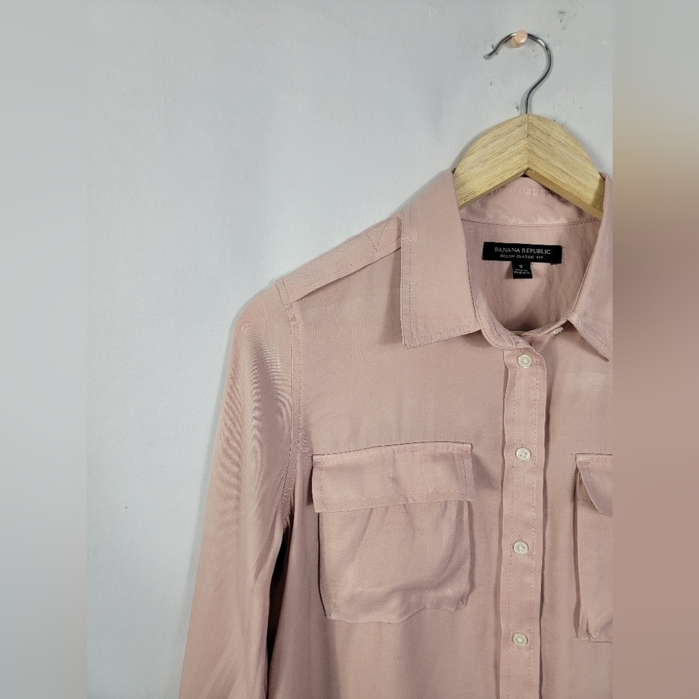 Women's size Small Banana Republic button down - Picture 3 of 6